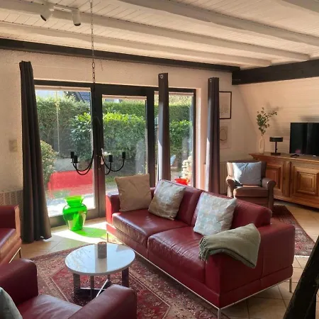 Verbringen Sie Ihren Urlaub In Einem Gemuetlichen Nurdachhaus In Am Duemmer-see
